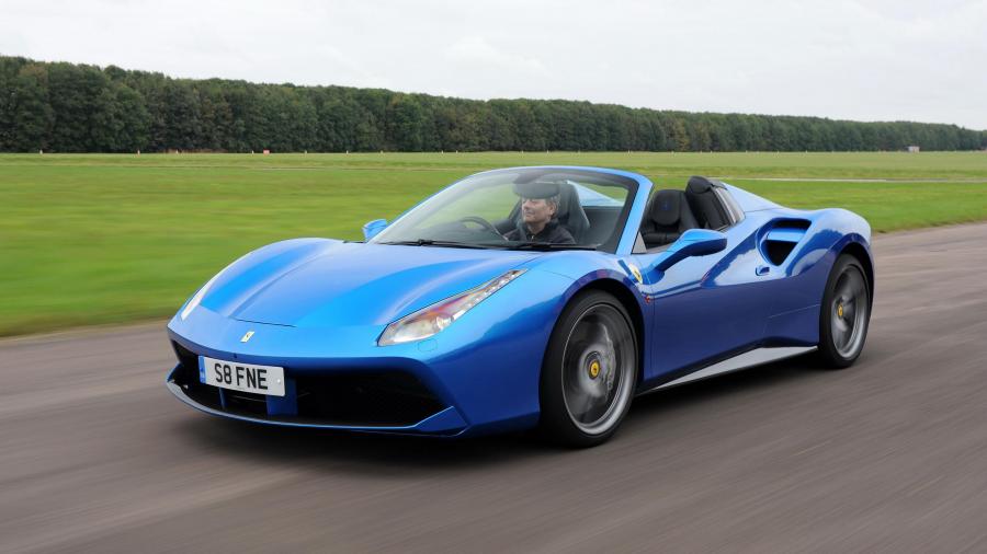  Ferrari 488 Spider 2016 года  (UK) (фото 25 из 28)